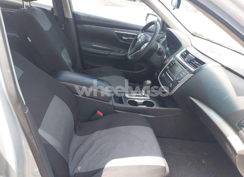 Photo 5 of 2016 Nissan Altima 2.5/2.5 S/2.5 SL/2.5 SR/2.5 SV (VIN 1N4AL3AP3GN376655)