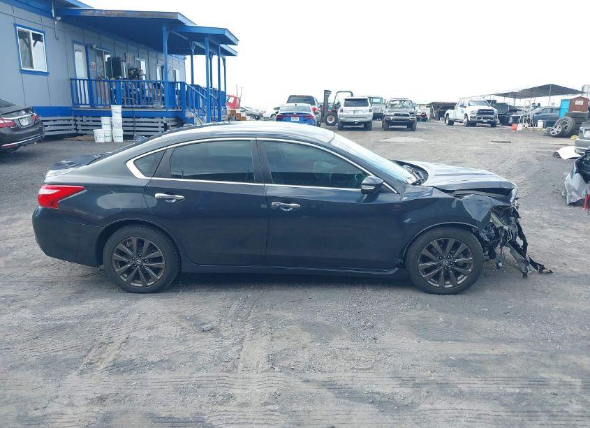 Photo 13 of 2017 Nissan Altima 2.5/2.5 S/2.5 SL/2.5 SR/2.5 SV (VIN 1N4AL3AP3HC122554)