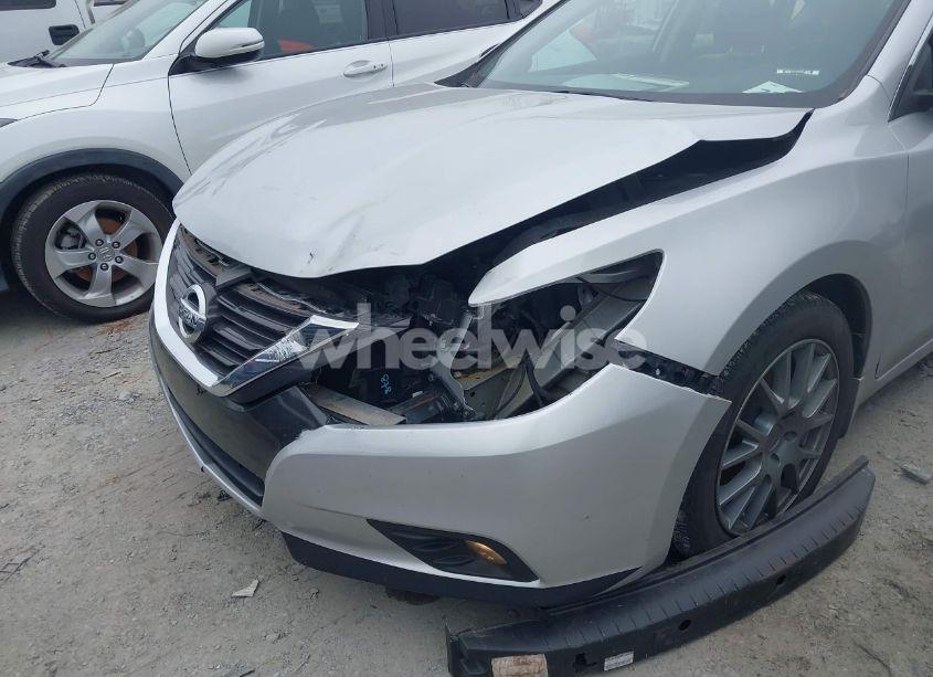 Photo 6 of 2017 Nissan Altima 2.5 SL (VIN 1N4AL3AP3HC128256)
