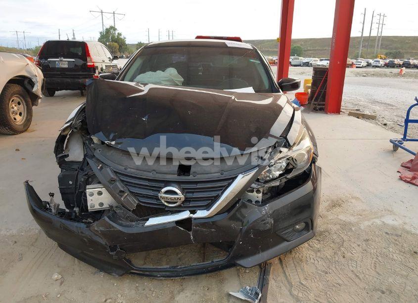 Photo 12 of 2017 Nissan Altima 2.5 SR (VIN 1N4AL3AP3HC130993)