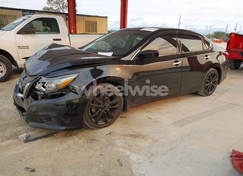 Photo 2 of 2017 Nissan Altima 2.5 SR (VIN 1N4AL3AP3HC130993)