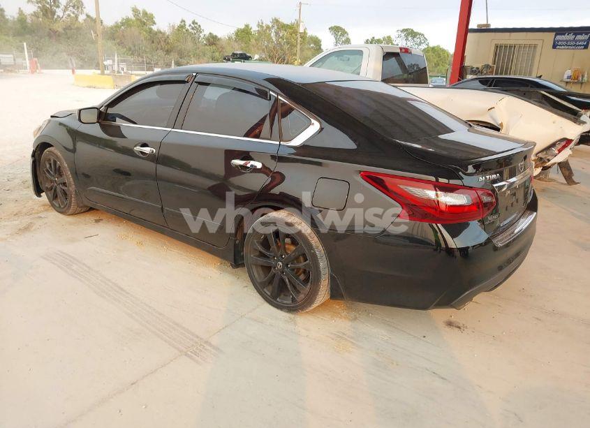 Photo 3 of 2017 Nissan Altima 2.5 SR (VIN 1N4AL3AP3HC130993)