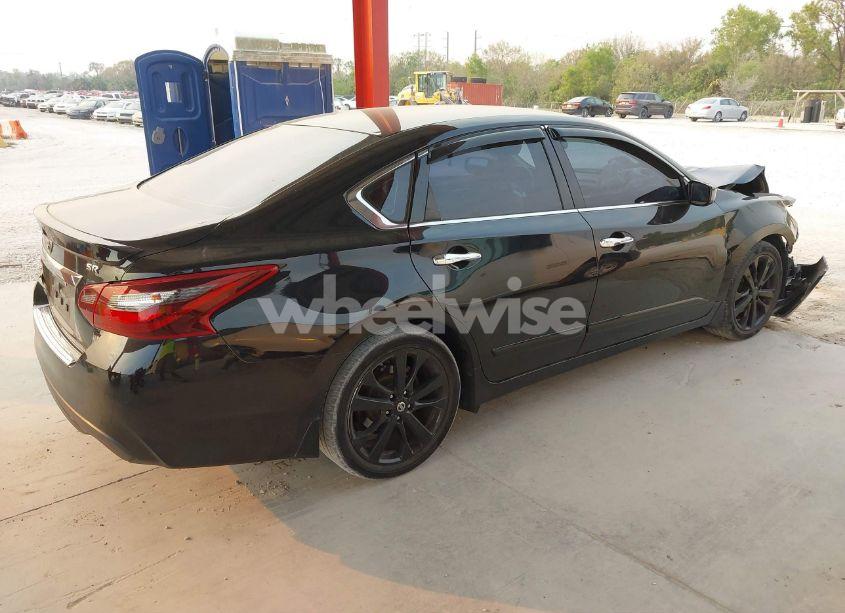 Photo 4 of 2017 Nissan Altima 2.5 SR (VIN 1N4AL3AP3HC130993)