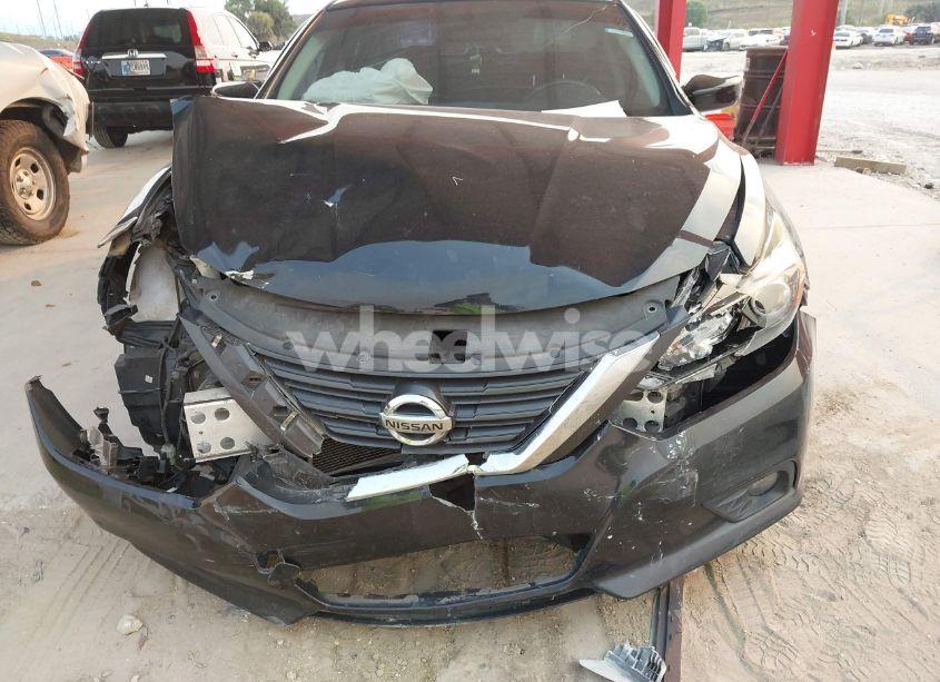 Photo 6 of 2017 Nissan Altima 2.5 SR (VIN 1N4AL3AP3HC130993)