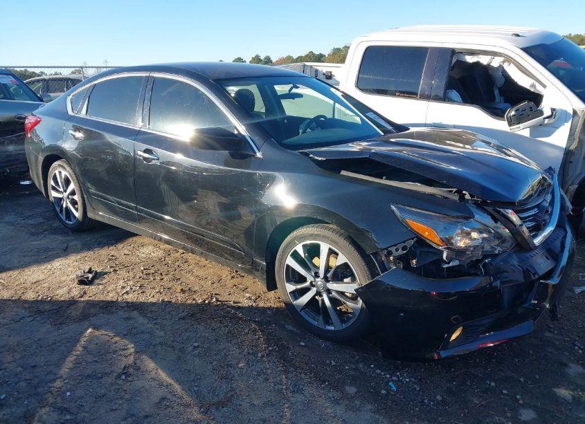 2017 Nissan Altima 2.5 SR (VIN 1N4AL3AP3HC131044) main photo