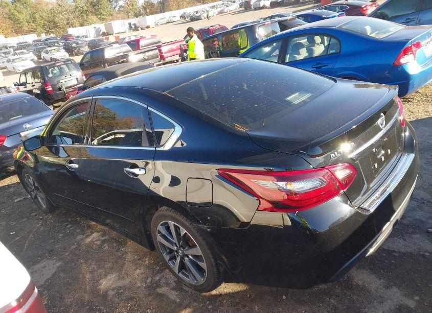 Photo 14 of 2017 Nissan Altima 2.5 SR (VIN 1N4AL3AP3HC131044)