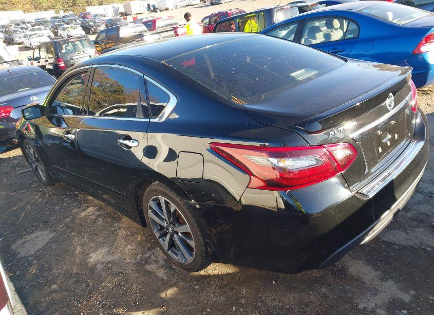 Photo 3 of 2017 Nissan Altima 2.5 SR (VIN 1N4AL3AP3HC131044)