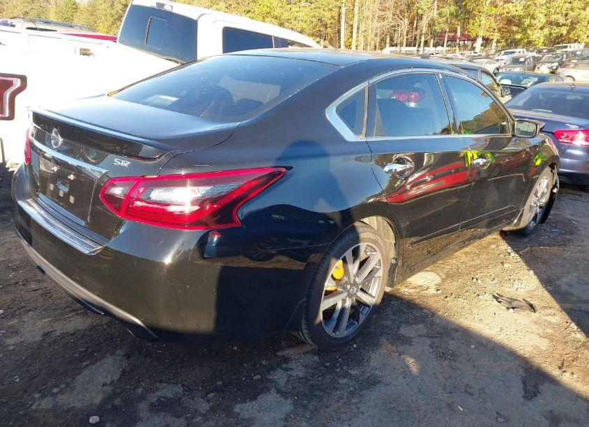 Photo 4 of 2017 Nissan Altima 2.5 SR (VIN 1N4AL3AP3HC131044)