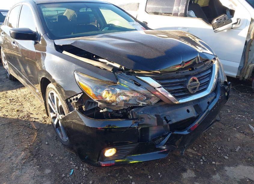 Photo 6 of 2017 Nissan Altima 2.5 SR (VIN 1N4AL3AP3HC131044)