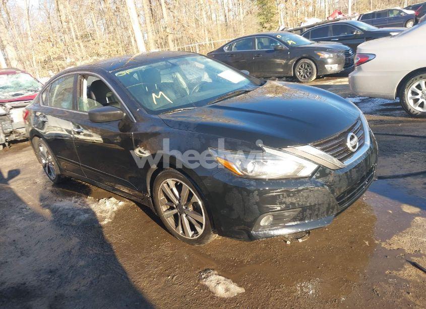 2017 Nissan Altima 2.5 SR (VIN 1N4AL3AP3HC143579) main photo