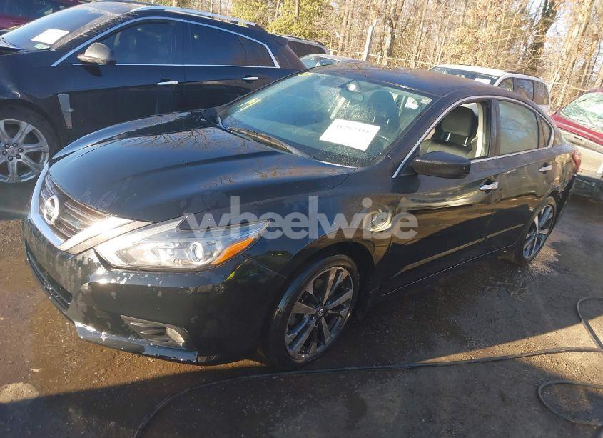 Photo 2 of 2017 Nissan Altima 2.5 SR (VIN 1N4AL3AP3HC143579)