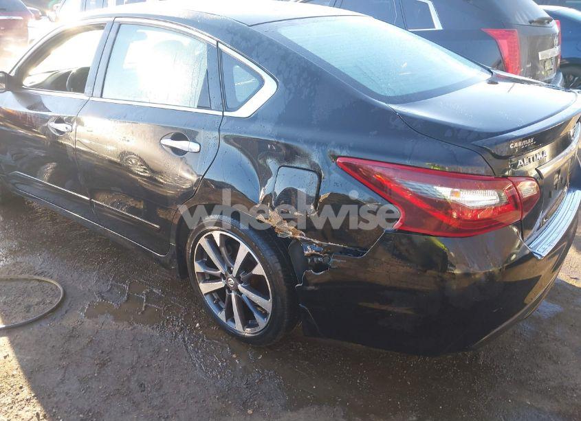 Photo 6 of 2017 Nissan Altima 2.5 SR (VIN 1N4AL3AP3HC143579)