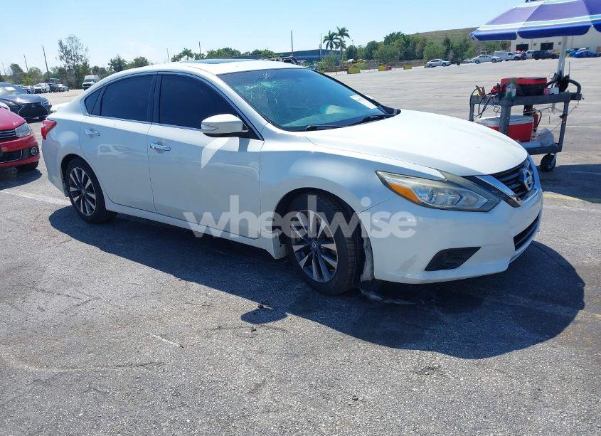 2017 Nissan Altima 2.5 SV (VIN 1N4AL3AP3HC163878) main photo