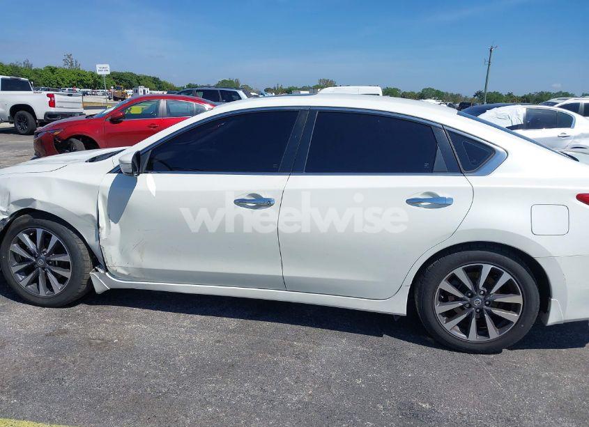 Photo 15 of 2017 Nissan Altima 2.5 SV (VIN 1N4AL3AP3HC163878)