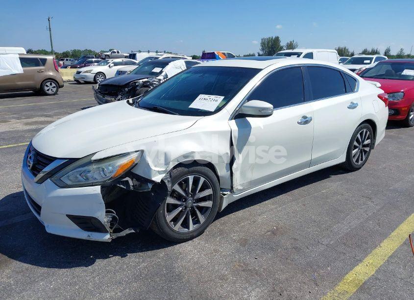 Photo 2 of 2017 Nissan Altima 2.5 SV (VIN 1N4AL3AP3HC163878)