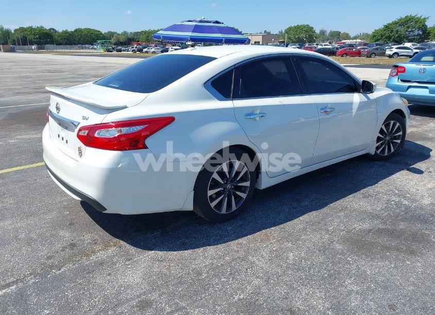 Photo 4 of 2017 Nissan Altima 2.5 SV (VIN 1N4AL3AP3HC163878)