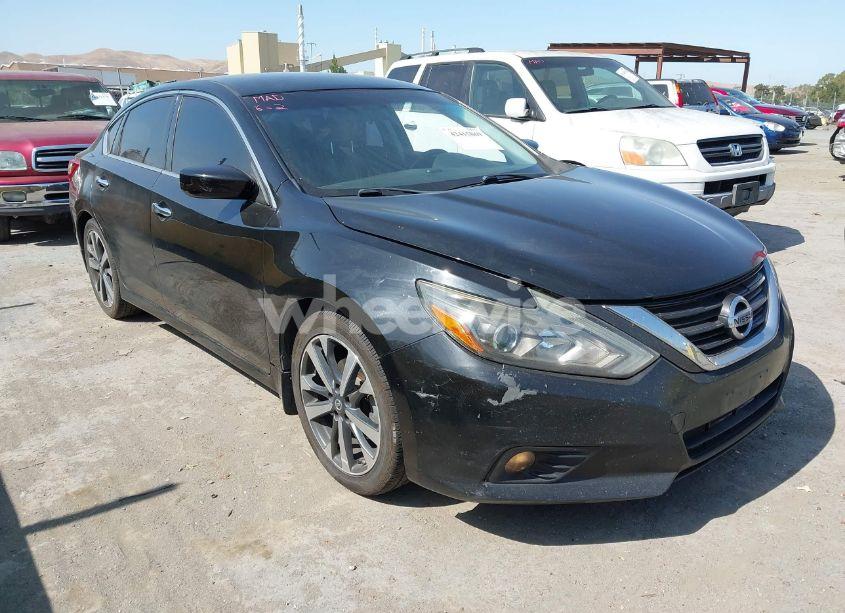 2017 Nissan Altima 2.5 SR (VIN 1N4AL3AP3HC164982) main photo