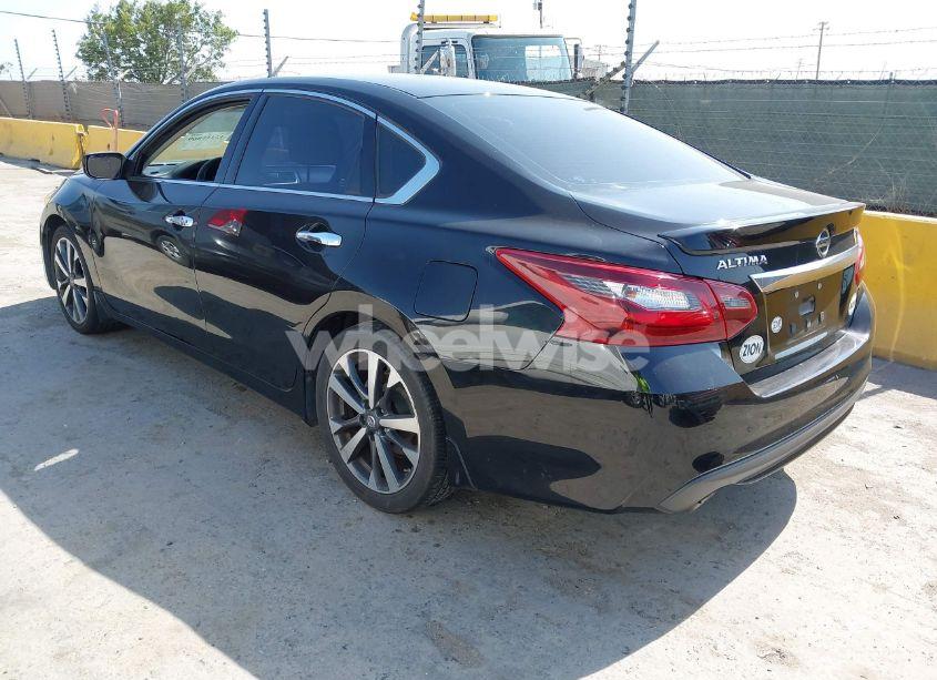 Photo 3 of 2017 Nissan Altima 2.5 SR (VIN 1N4AL3AP3HC164982)