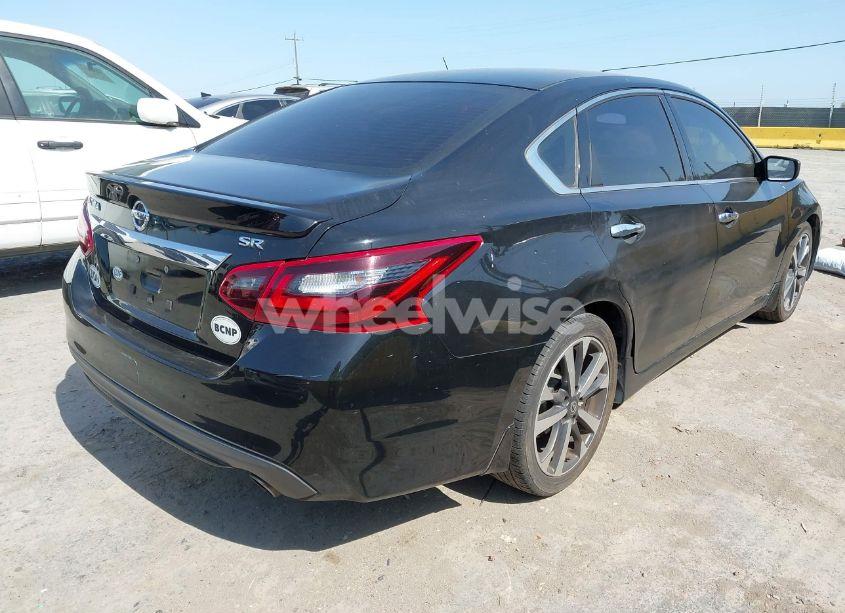 Photo 4 of 2017 Nissan Altima 2.5 SR (VIN 1N4AL3AP3HC164982)