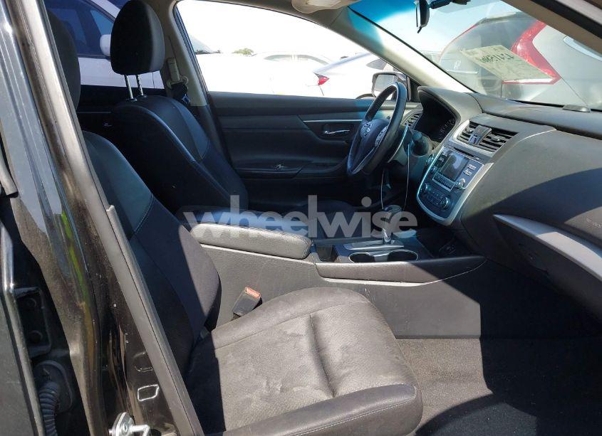 Photo 5 of 2017 Nissan Altima 2.5 SR (VIN 1N4AL3AP3HC164982)