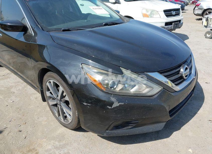Photo 6 of 2017 Nissan Altima 2.5 SR (VIN 1N4AL3AP3HC164982)