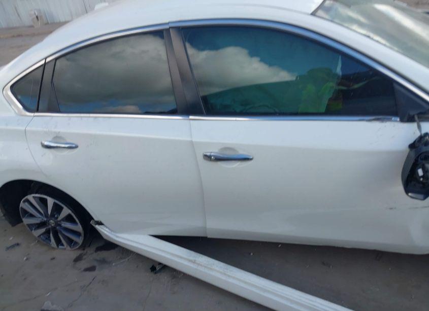 Photo 13 of 2017 Nissan Altima 2.5 SL (VIN 1N4AL3AP3HC165579)