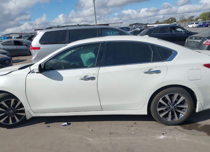 Photo 14 of 2017 Nissan Altima 2.5 SL (VIN 1N4AL3AP3HC165579)