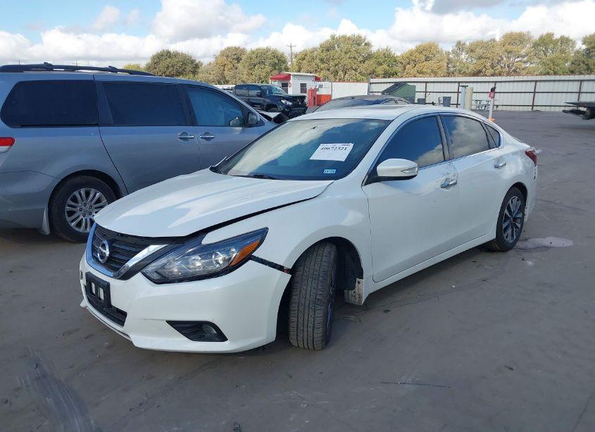 Photo 2 of 2017 Nissan Altima 2.5 SL (VIN 1N4AL3AP3HC165579)