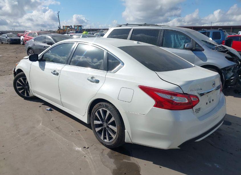Photo 3 of 2017 Nissan Altima 2.5 SL (VIN 1N4AL3AP3HC165579)