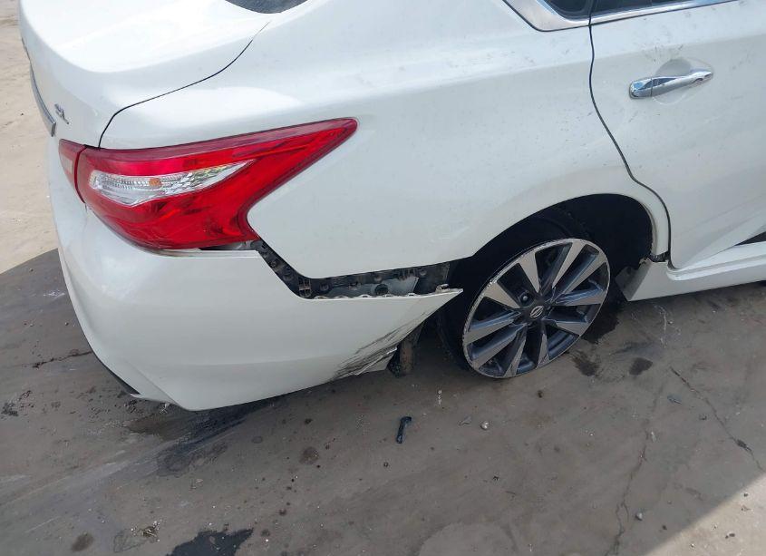 Photo 6 of 2017 Nissan Altima 2.5 SL (VIN 1N4AL3AP3HC165579)