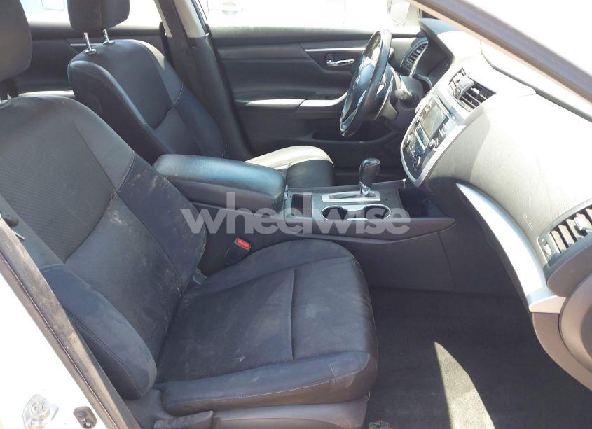 Photo 5 of 2017 Nissan Altima 2.5 SR (VIN 1N4AL3AP3HC169177)