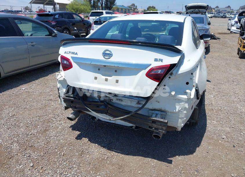 Photo 6 of 2017 Nissan Altima 2.5 SR (VIN 1N4AL3AP3HC169177)