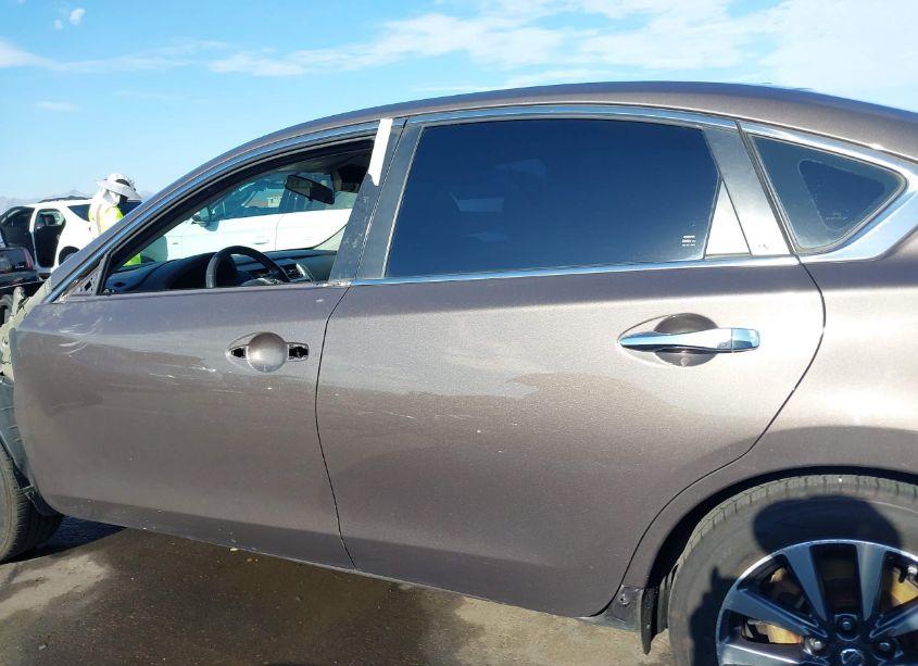 Photo 15 of 2017 Nissan Altima 2.5 SV (VIN 1N4AL3AP3HC190028)