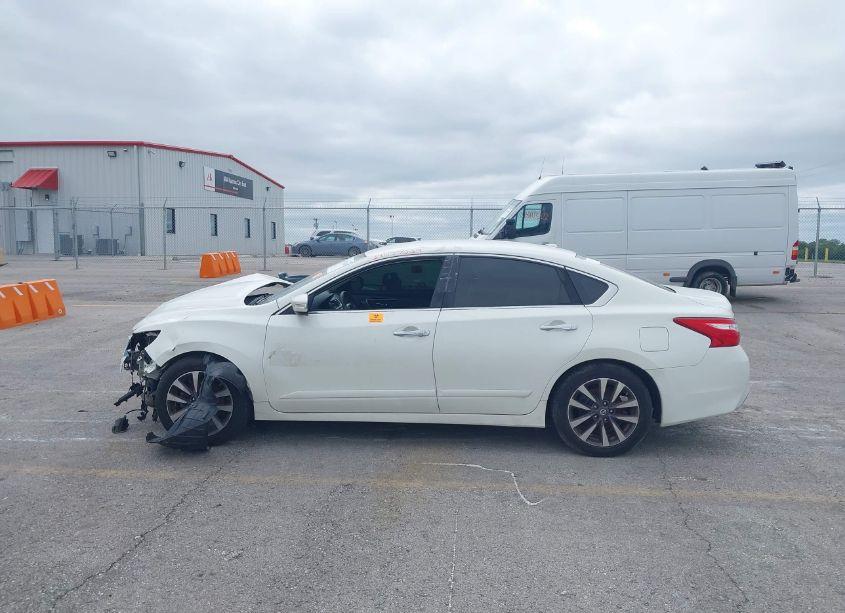 Photo 14 of 2017 Nissan Altima 2.5 SL (VIN 1N4AL3AP3HC195200)