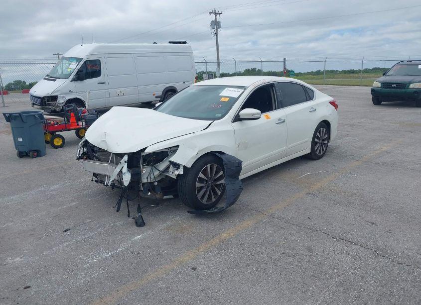 Photo 2 of 2017 Nissan Altima 2.5 SL (VIN 1N4AL3AP3HC195200)
