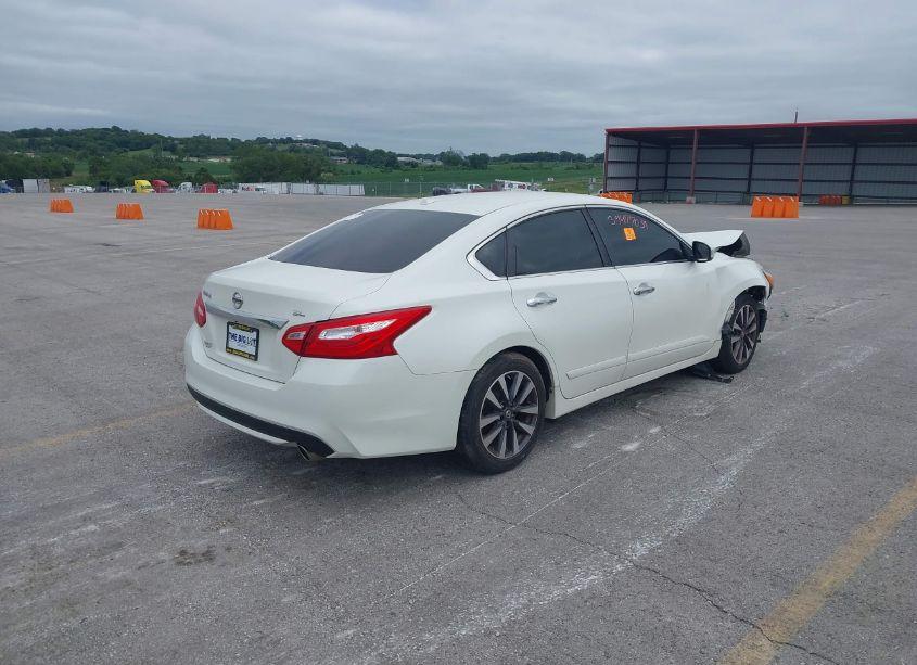 Photo 4 of 2017 Nissan Altima 2.5 SL (VIN 1N4AL3AP3HC195200)