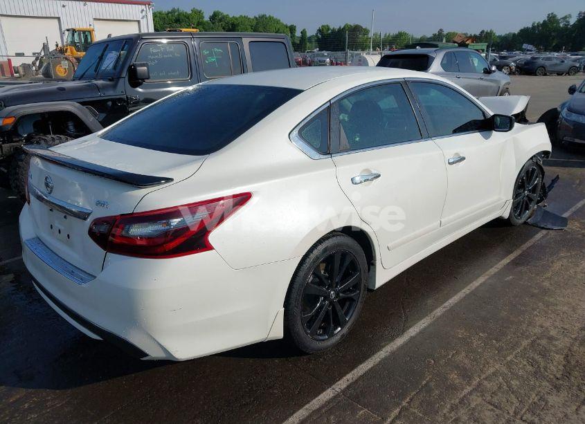 Photo 4 of 2017 Nissan Altima 2.5 SR (VIN 1N4AL3AP3HC202002)