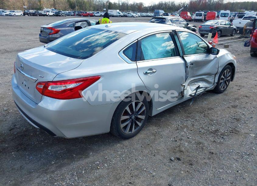 Photo 4 of 2017 Nissan Altima 2.5 SV (VIN 1N4AL3AP3HC204722)