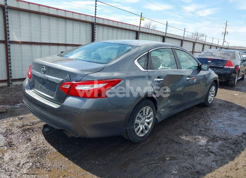 Photo 4 of 2017 Nissan Altima 2.5 S (VIN 1N4AL3AP3HC207720)
