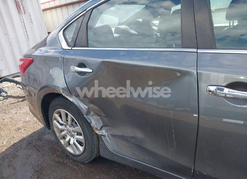 Photo 6 of 2017 Nissan Altima 2.5 S (VIN 1N4AL3AP3HC207720)