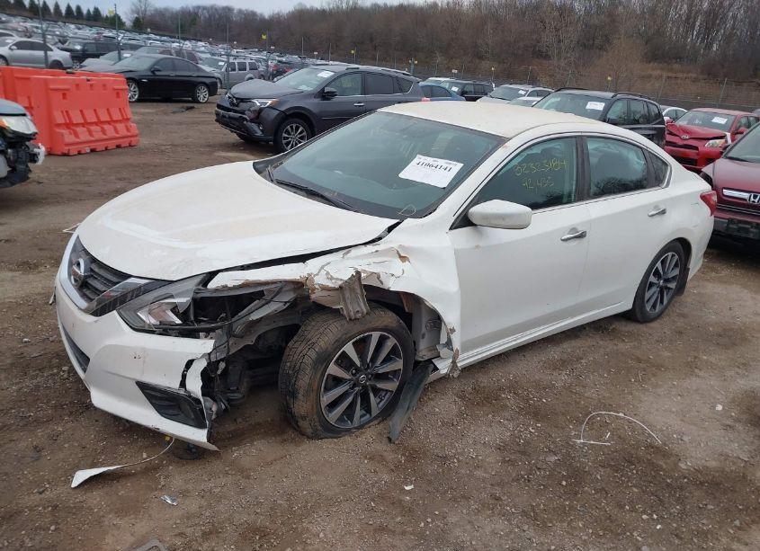 Photo 2 of 2017 Nissan Altima 2.5 SV (VIN 1N4AL3AP3HC214831)
