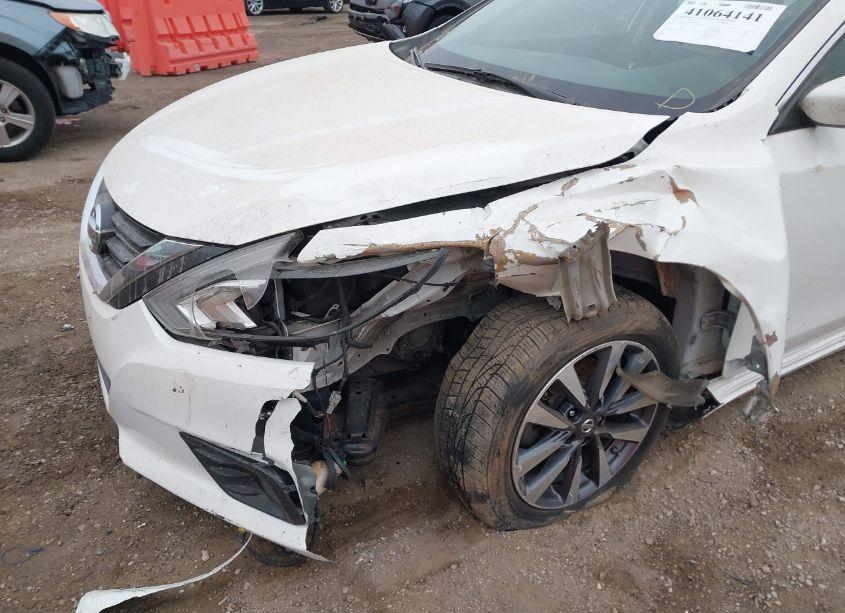 Photo 6 of 2017 Nissan Altima 2.5 SV (VIN 1N4AL3AP3HC214831)