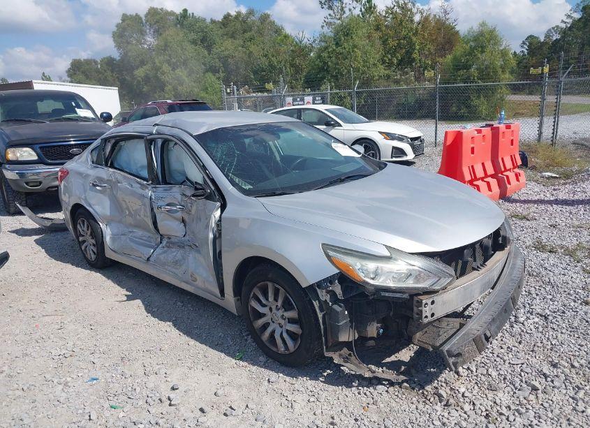 2017 Nissan Altima 2.5 S (VIN 1N4AL3AP3HC229457) main photo