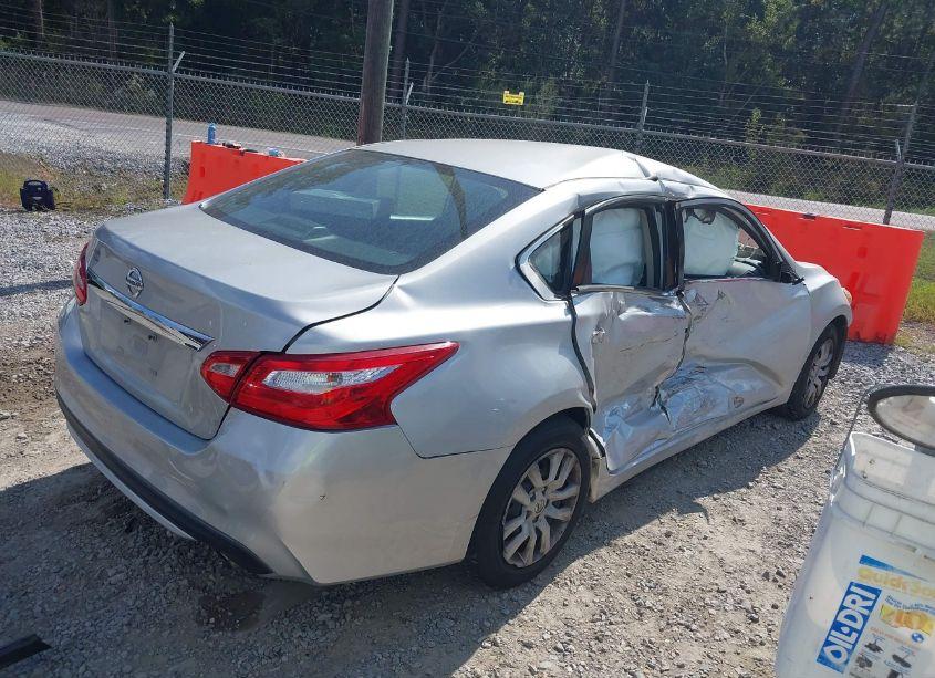 Photo 4 of 2017 Nissan Altima 2.5 S (VIN 1N4AL3AP3HC229457)