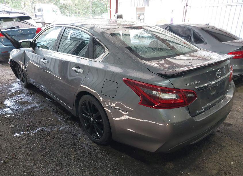 Photo 3 of 2017 Nissan Altima 2.5 SR (VIN 1N4AL3AP3HC236926)