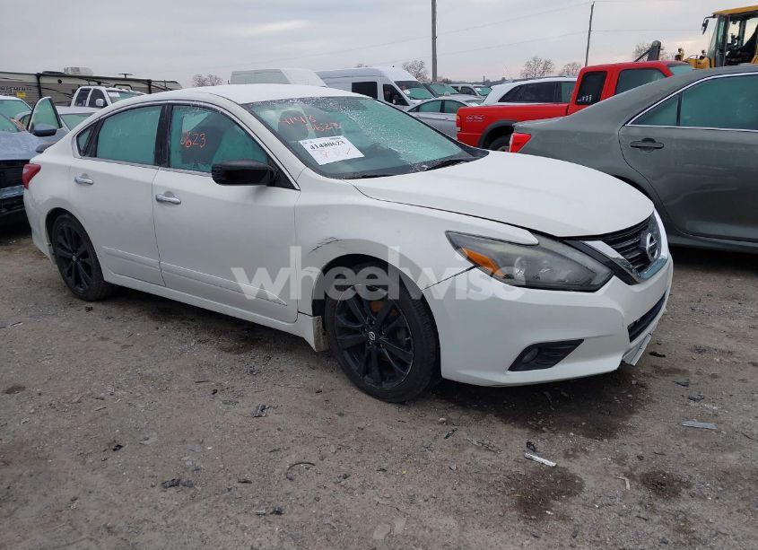 2017 Nissan Altima 2.5 SR (VIN 1N4AL3AP3HC245688) main photo