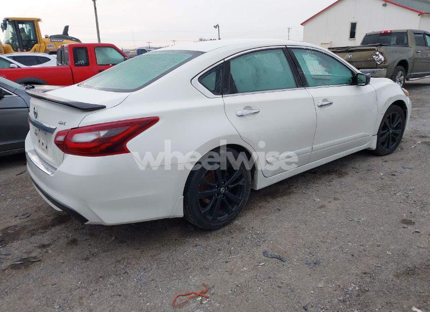 Photo 4 of 2017 Nissan Altima 2.5 SR (VIN 1N4AL3AP3HC245688)
