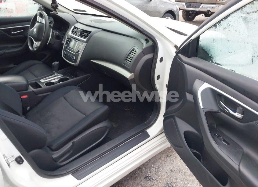 Photo 5 of 2017 Nissan Altima 2.5 SR (VIN 1N4AL3AP3HC245688)