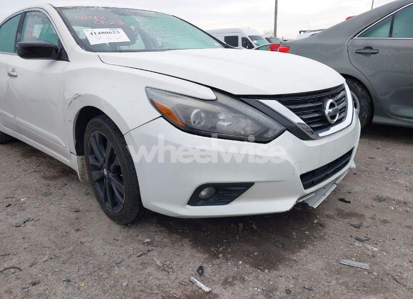 Photo 6 of 2017 Nissan Altima 2.5 SR (VIN 1N4AL3AP3HC245688)