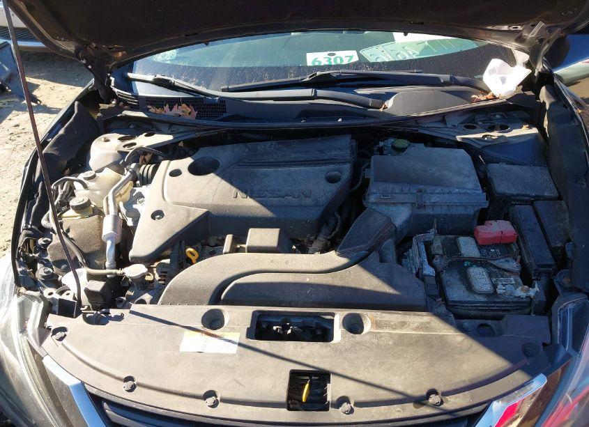 Photo 10 of 2017 Nissan Altima 2.5 SR (VIN 1N4AL3AP3HC256805)